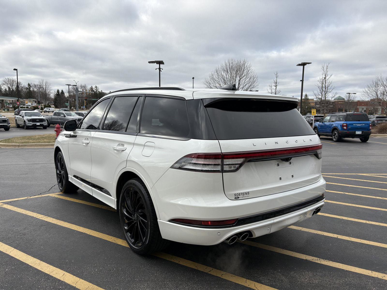 Used 2025 Lincoln Aviator Reserve w/ Equipment Group 201A image 4