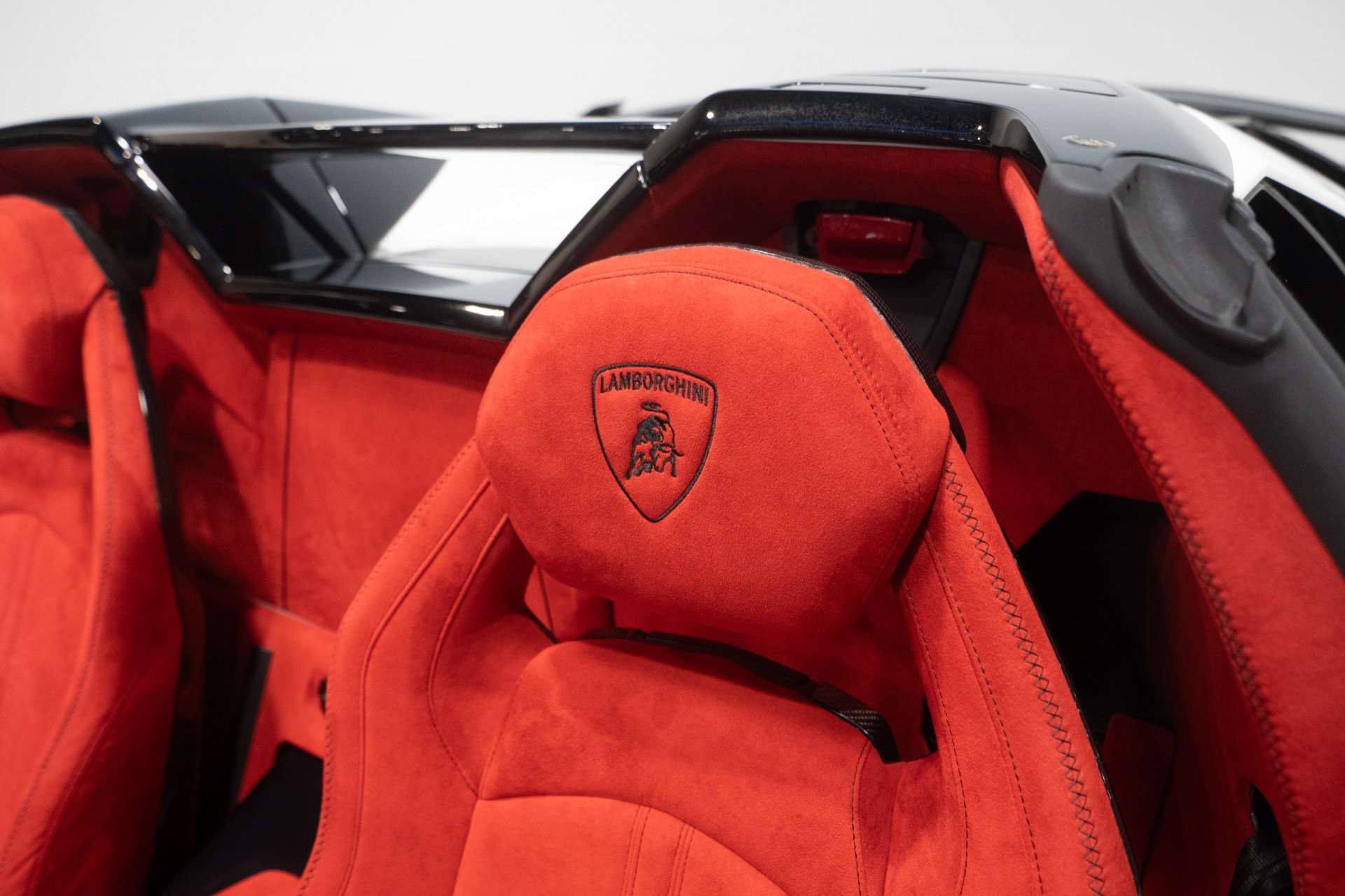 Used 2020 Lamborghini Aventador SVJ AWD/4WD image 19