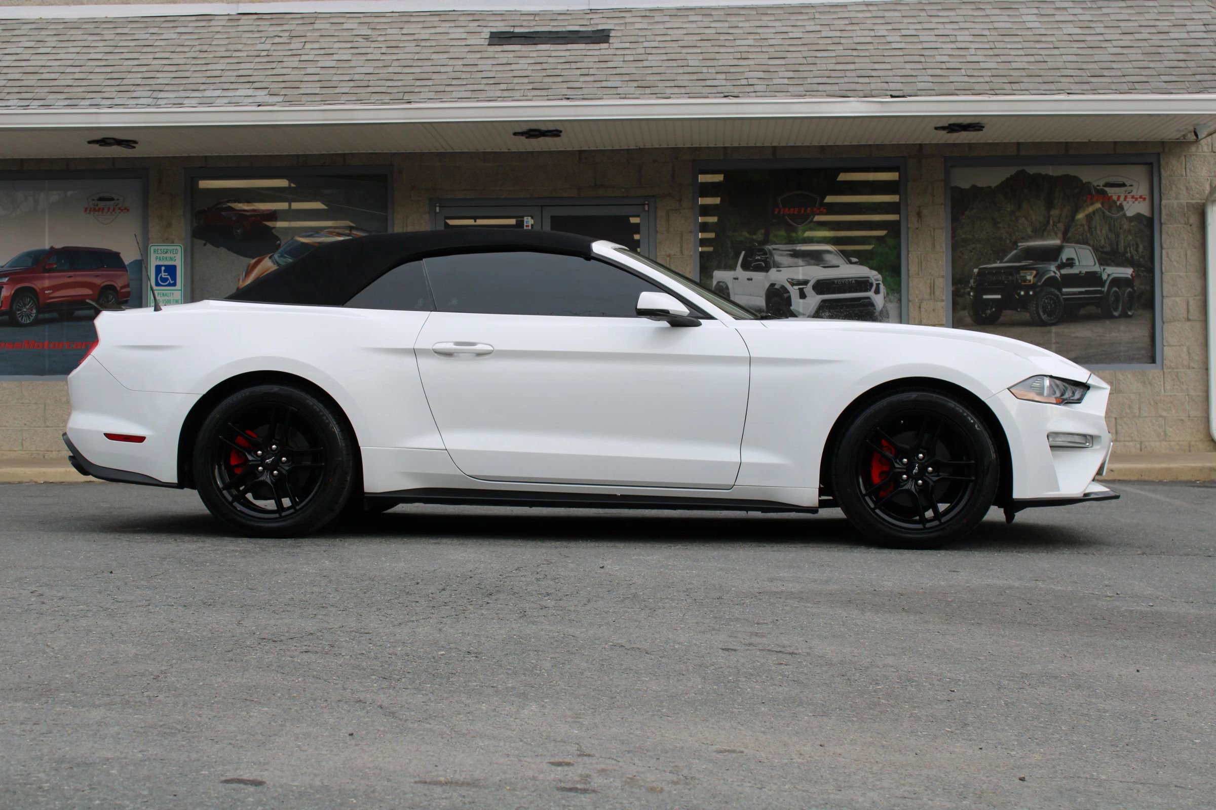 Used 2019 Ford Mustang Premium image 30