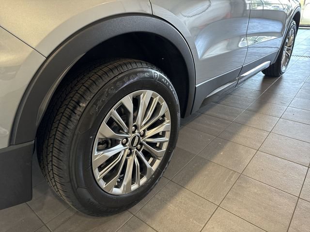 Certified 2025 Cadillac XT4 Premium Luxury FWD image 13