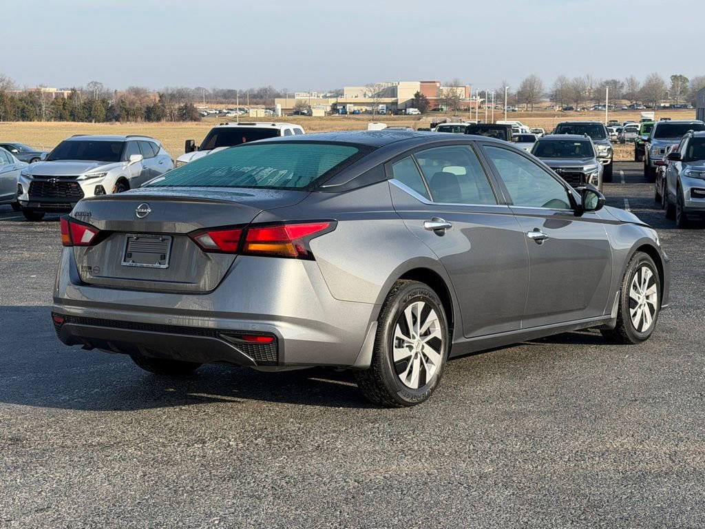 Used 2024 Nissan Altima 2.5 S image 5