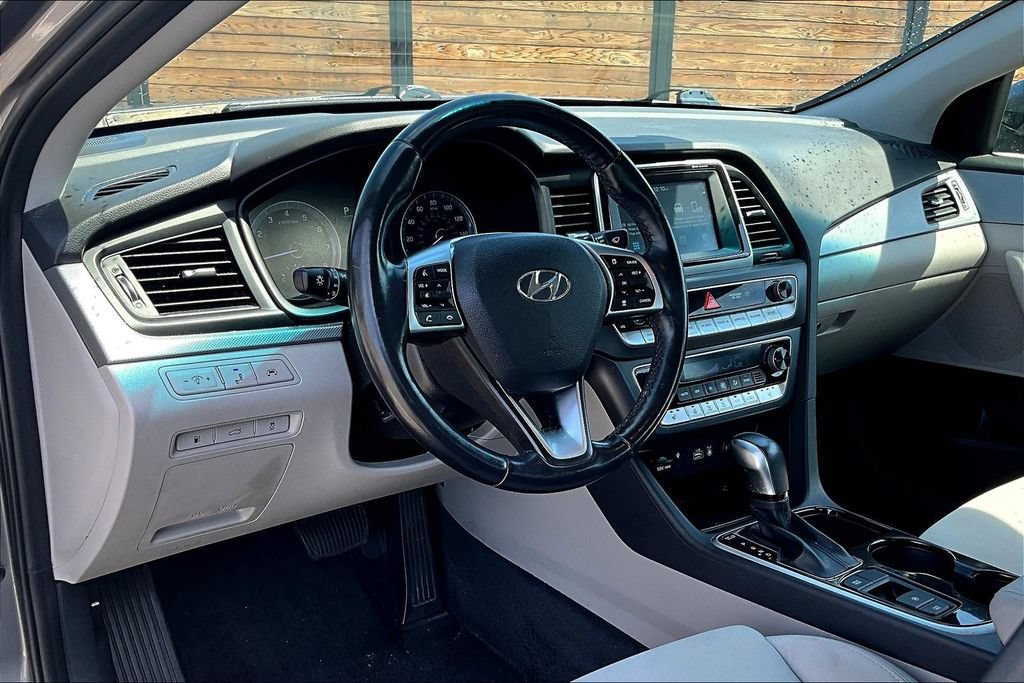 Used 2019 Hyundai Sonata SEL w/ Tech Package 02 FWD image 13