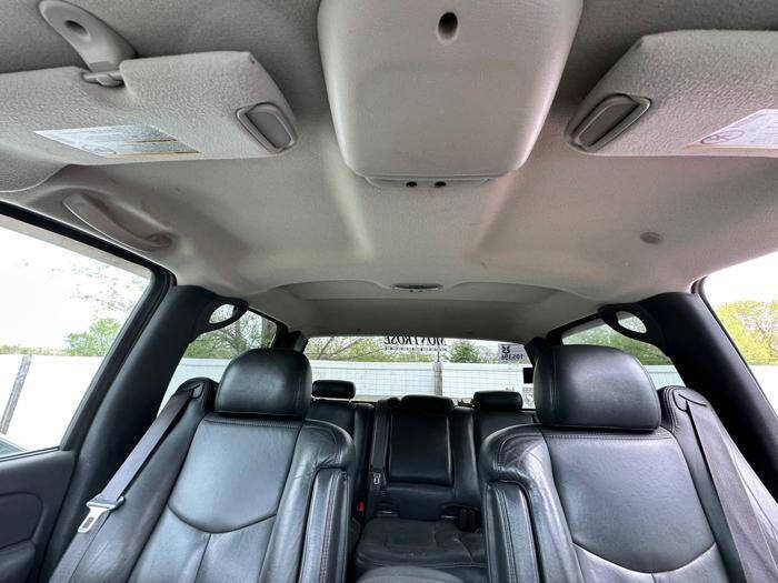Used 2004 Chevrolet Silverado 2500 LT AWD/4WD image 31