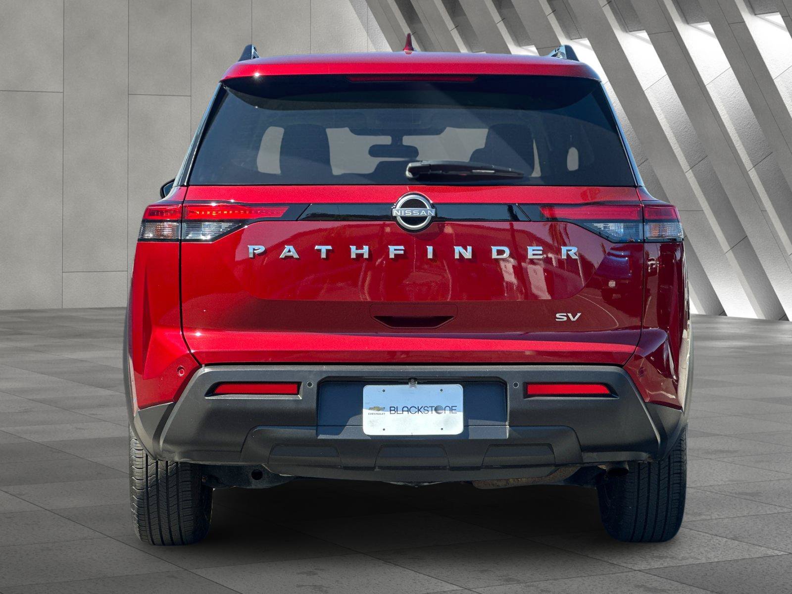 Used 2024 Nissan Pathfinder SV FWD image 5