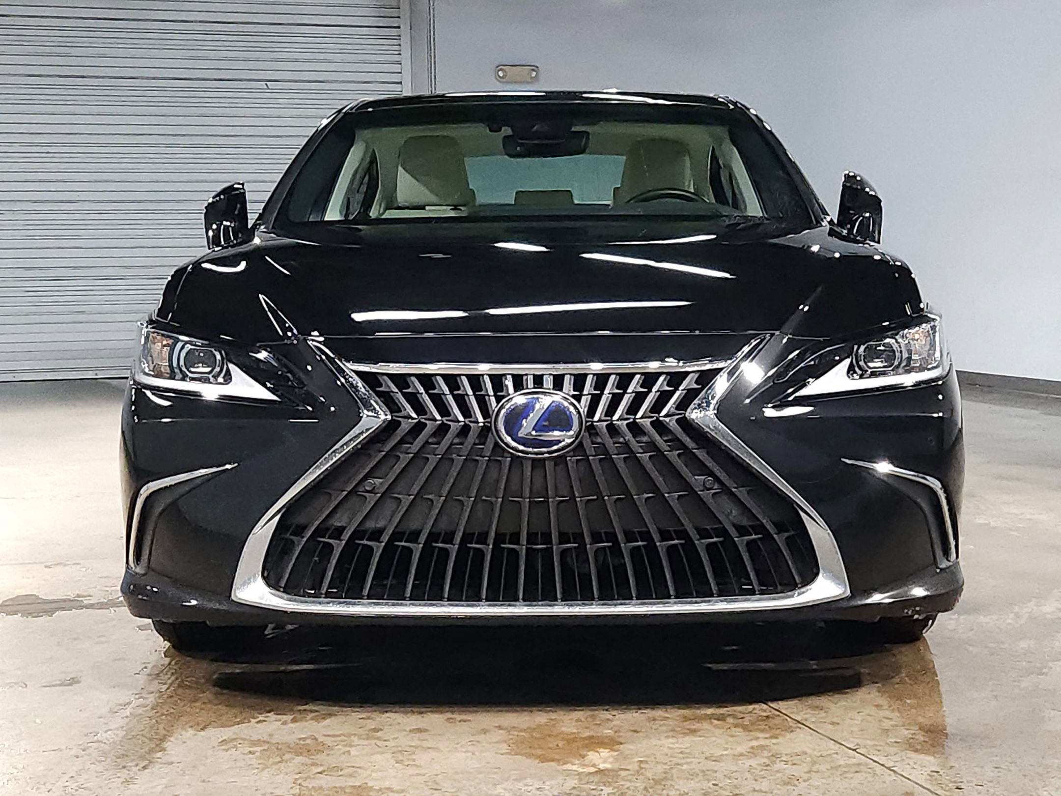 Used 2022 Lexus ES 300h w/ Premium Package image 2