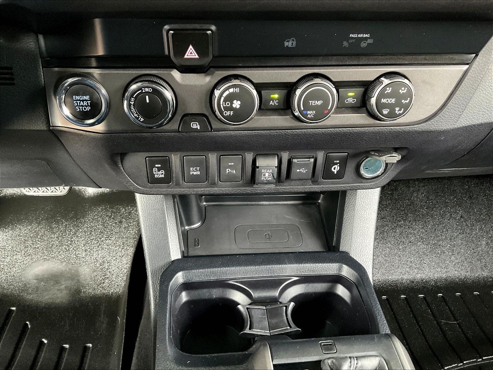 Used 2020 Toyota Tacoma TRD Off-Road w/ Technology Package AWD/4WD image 16