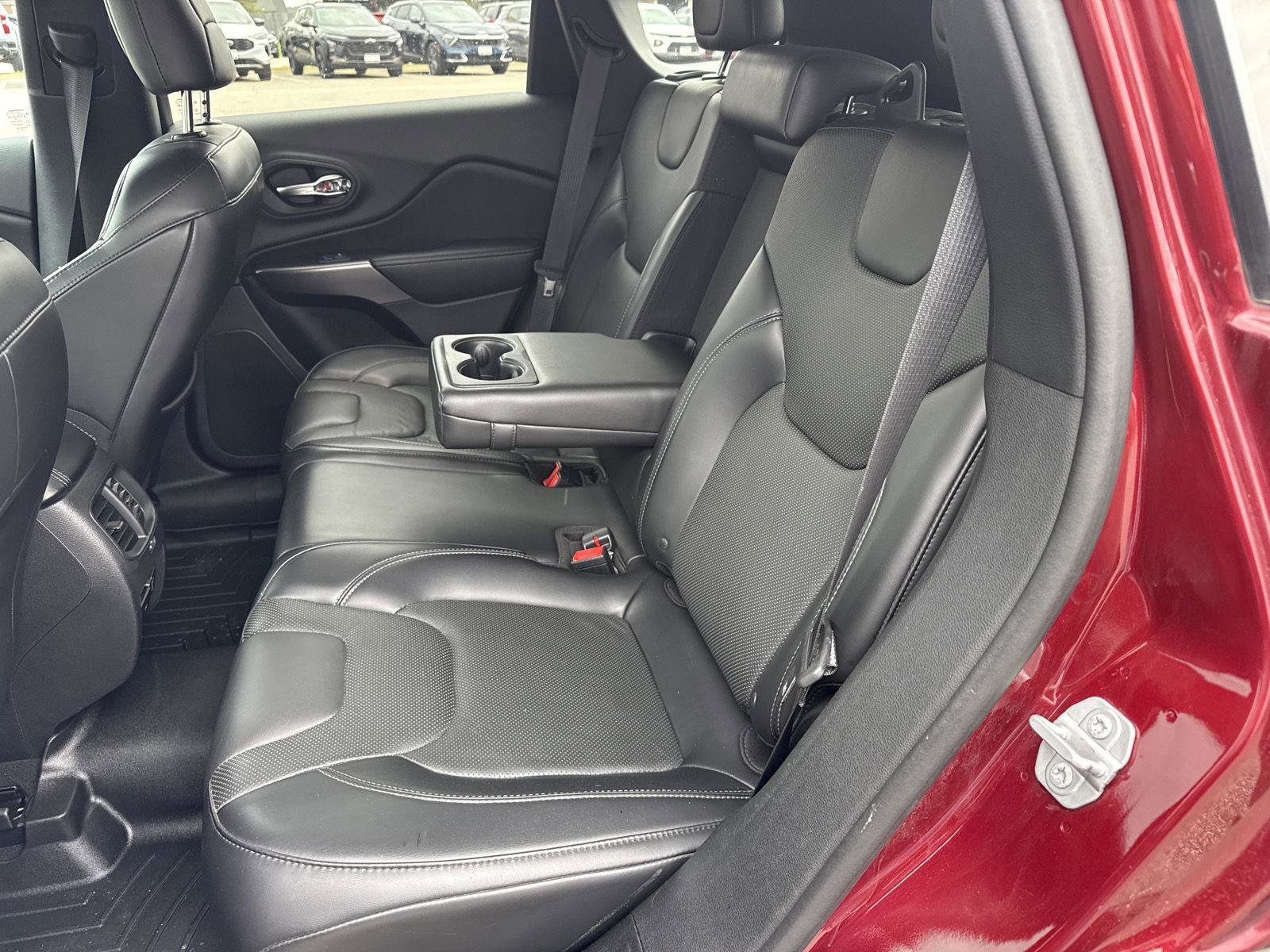 Used 2019 Jeep Cherokee Limited AWD/4WD image 13