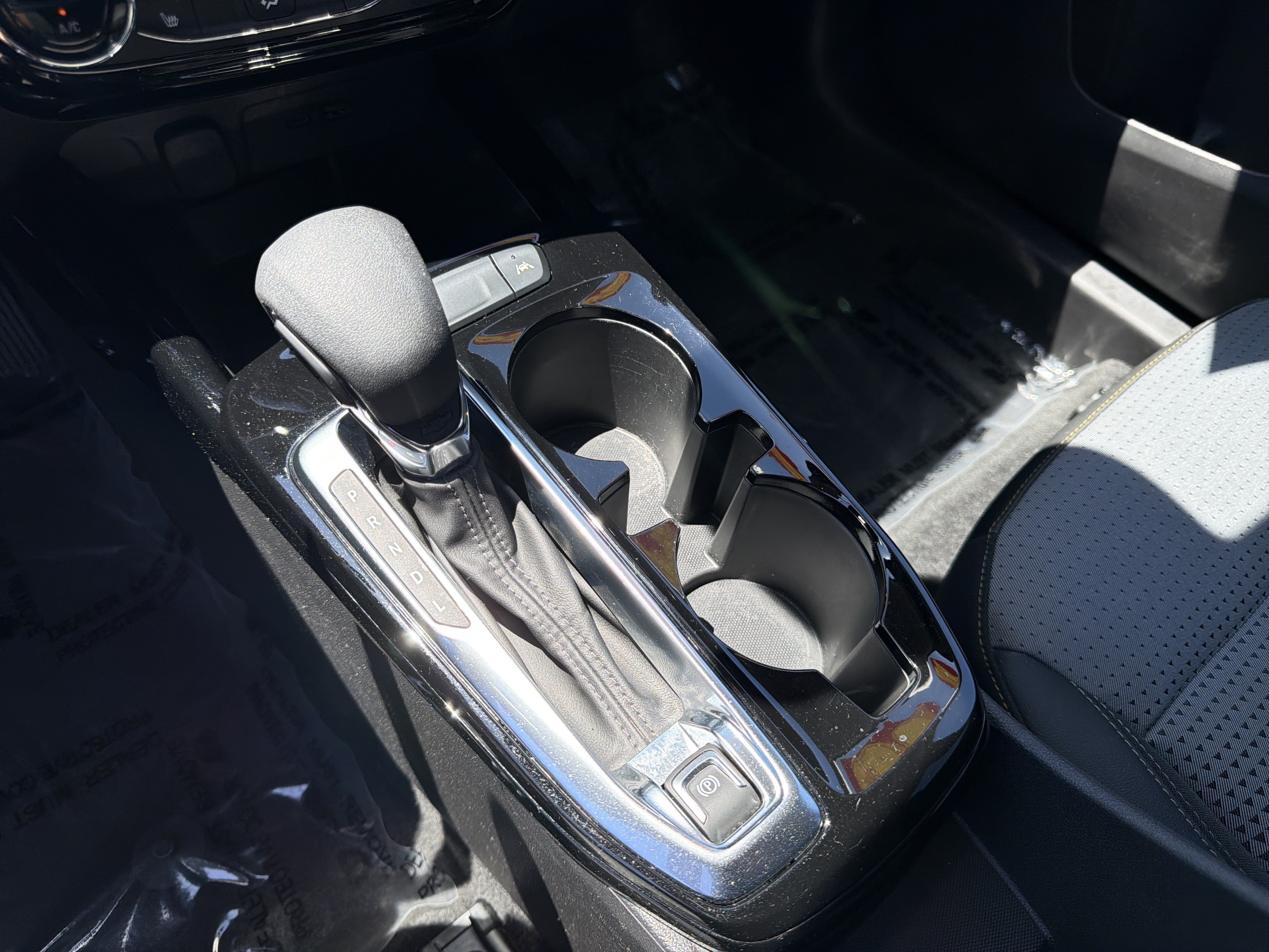 Used 2024 Chevrolet Trax LT FWD image 28