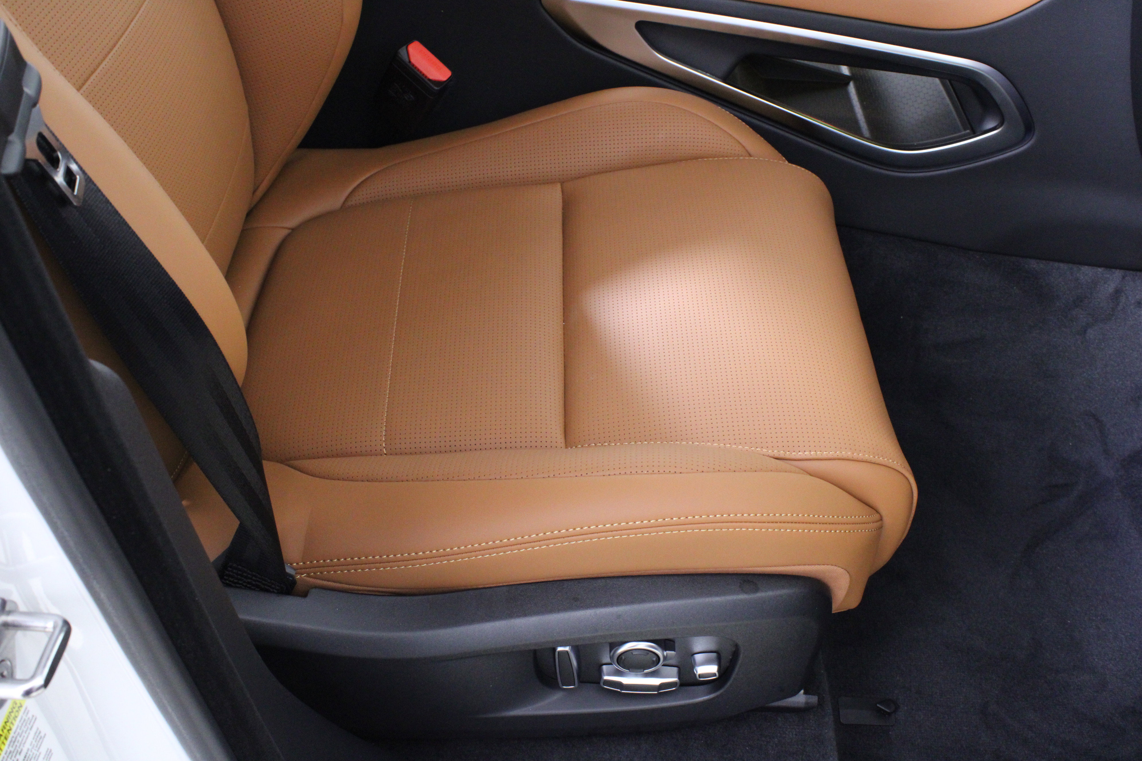 New 2026 Jaguar F-PACE R-Dynamic S image 13