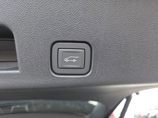 New 2026 Chevrolet Traverse RS w/ LPO, Floor Liner Package AWD/4WD image 21