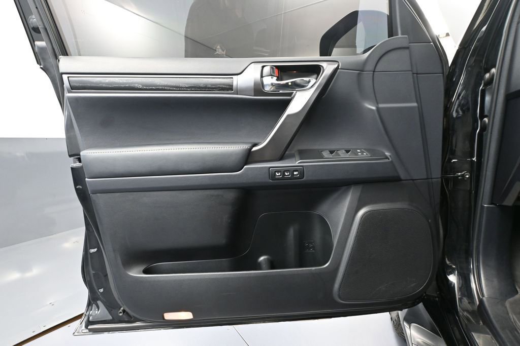 Used 2023 Lexus GX 460 w/ Black Line Special Edition AWD/4WD image 19