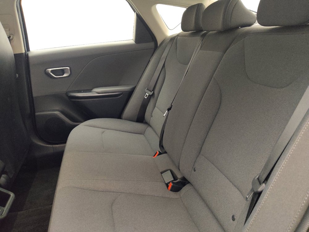 Used 2025 Kia K4 FWD image 18