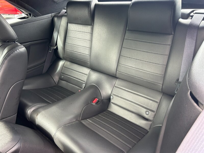 Used 2005 Ford Mustang GT Premium RWD image 10
