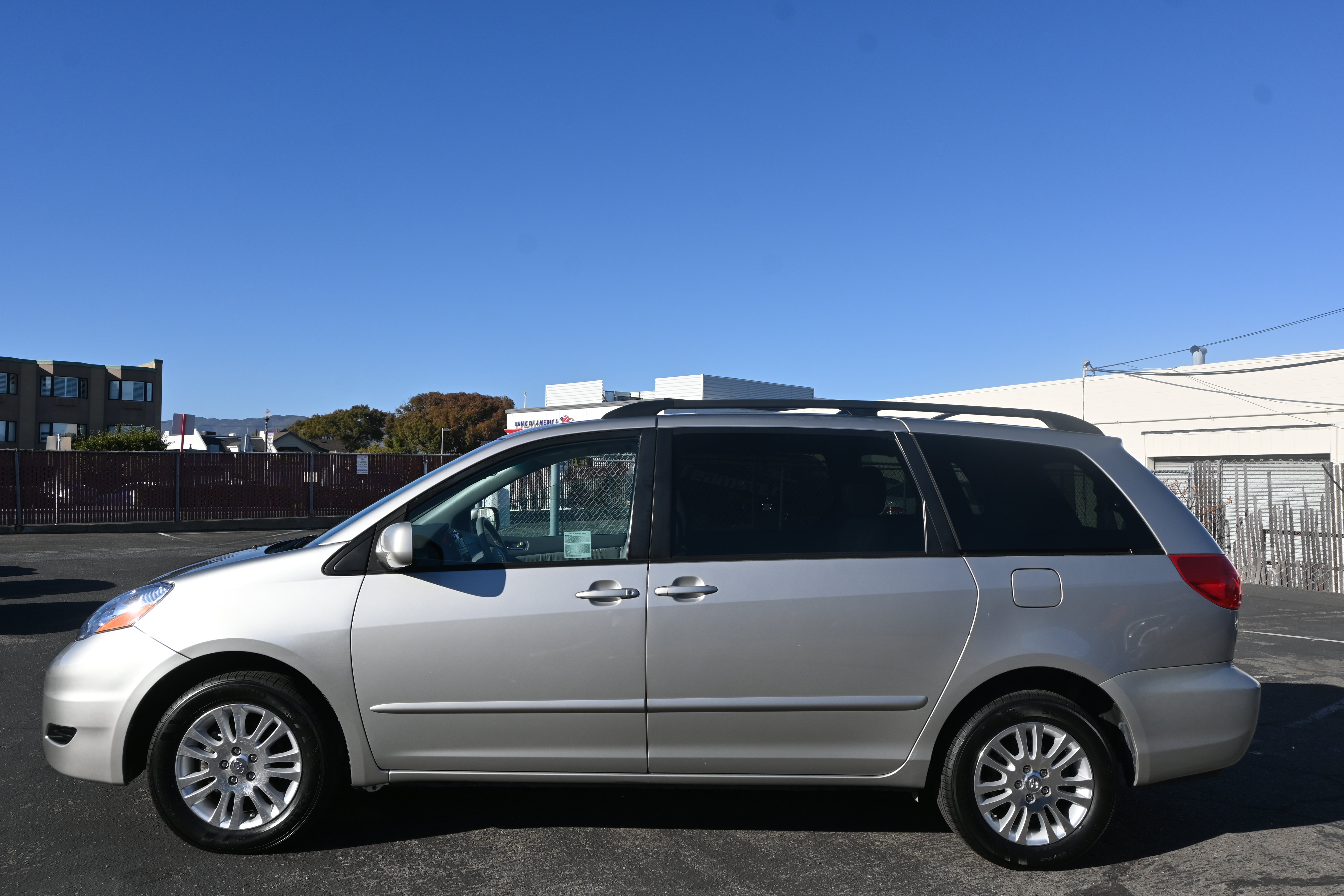 Used 2010 Toyota Sienna AWD image 2