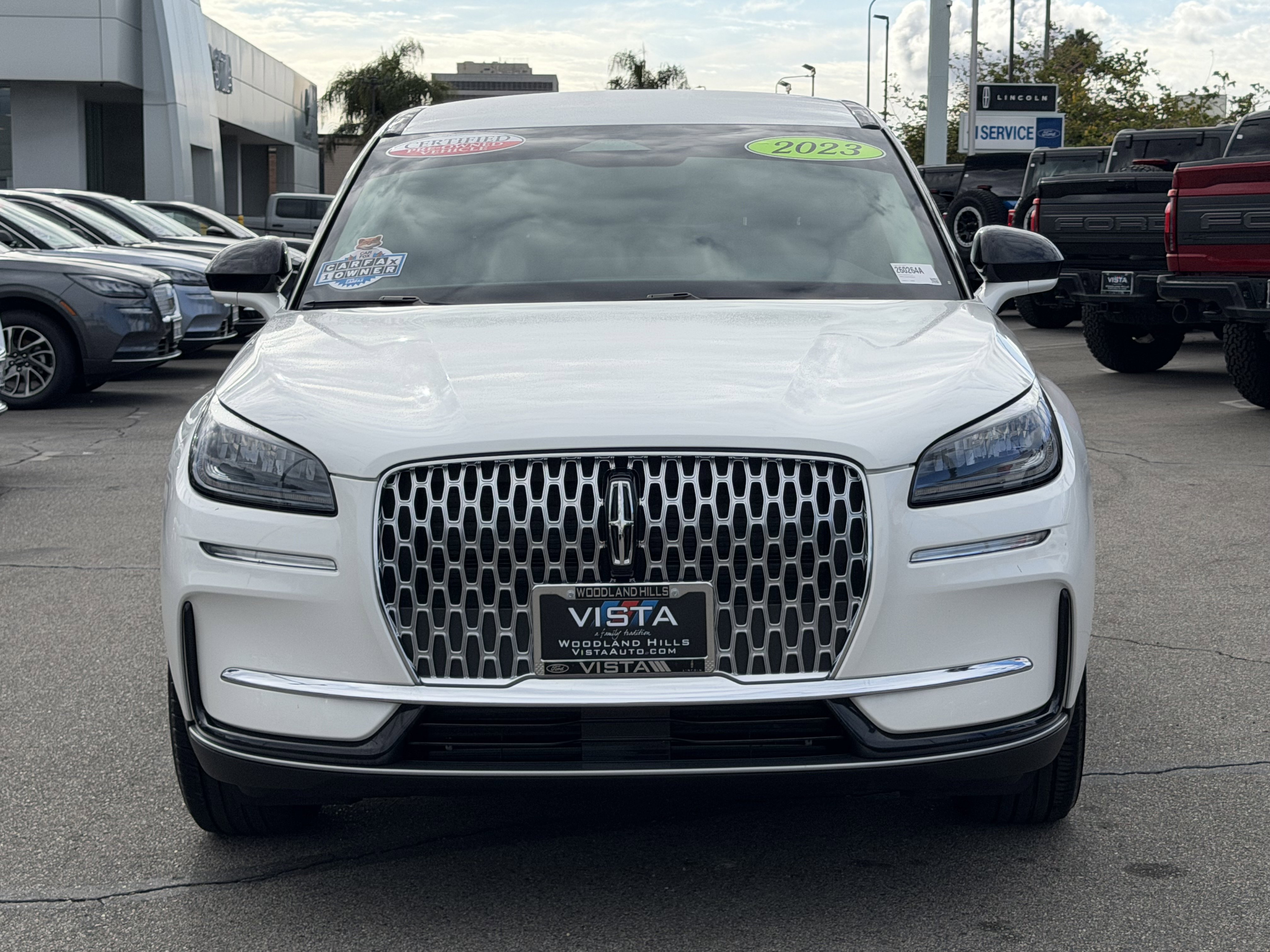 Certified 2023 Lincoln Corsair FWD image 2