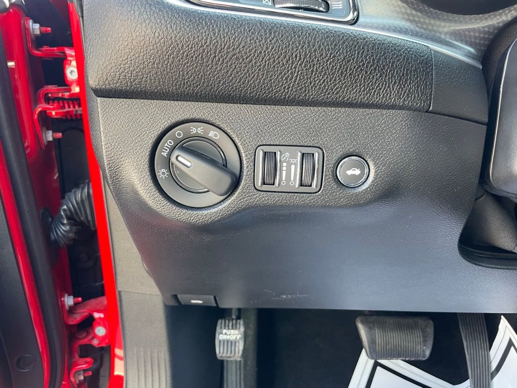 Used 2019 Dodge Challenger SRT Hellcat Redeye image 11