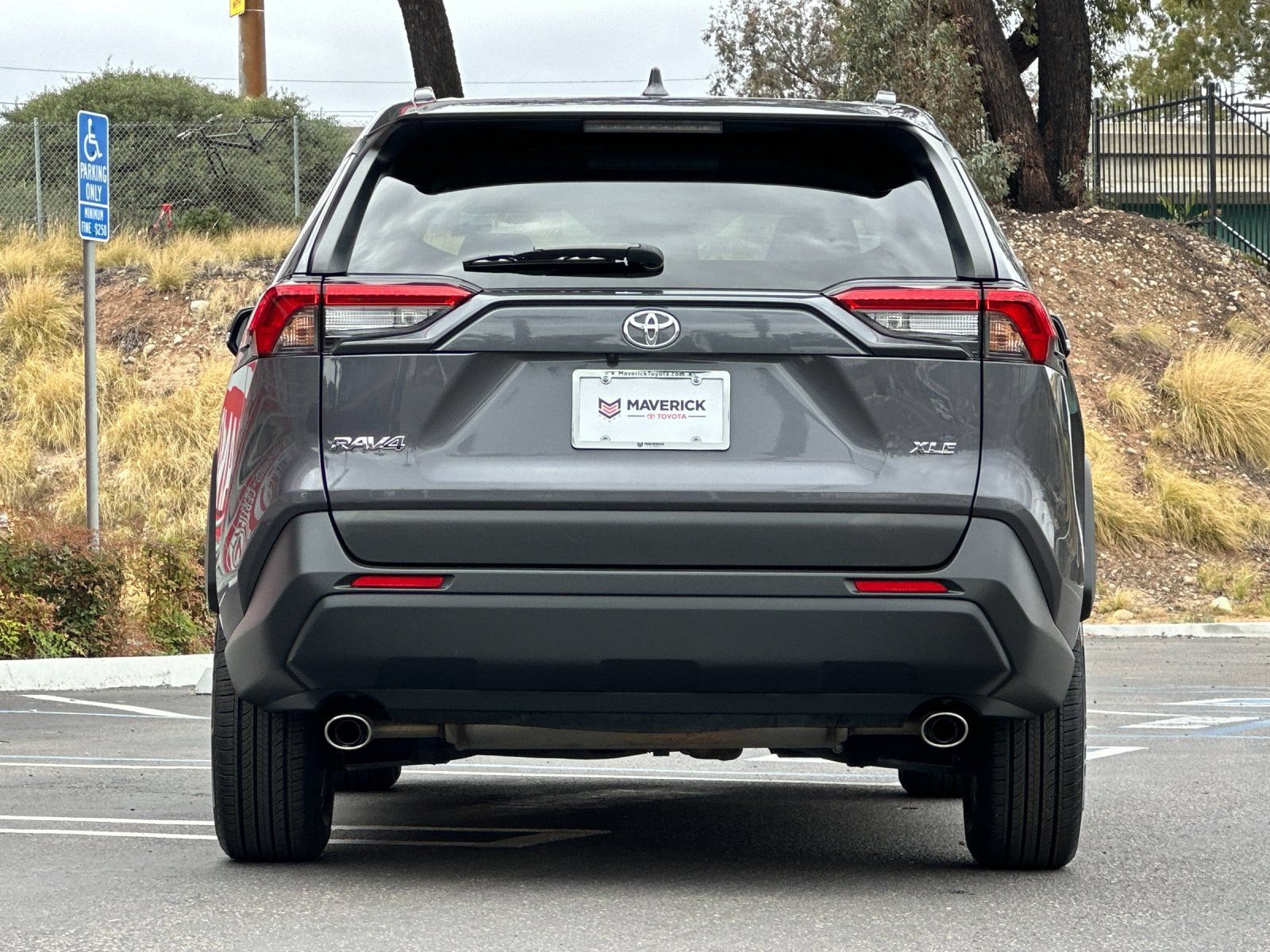 Used 2025 Toyota RAV4 XLE FWD image 4