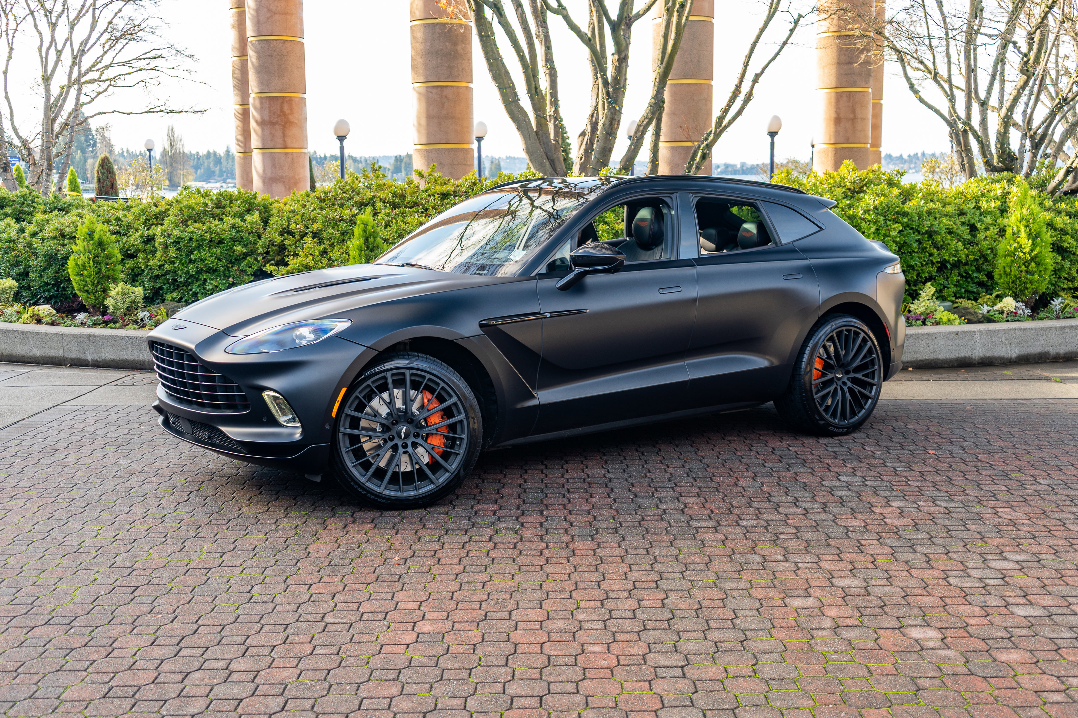 Used 2022 Aston Martin DBX image 45