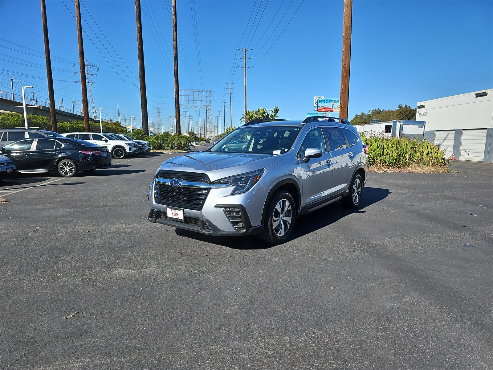 Used 2023 Subaru Ascent Premium w/ Convenience Package image 3