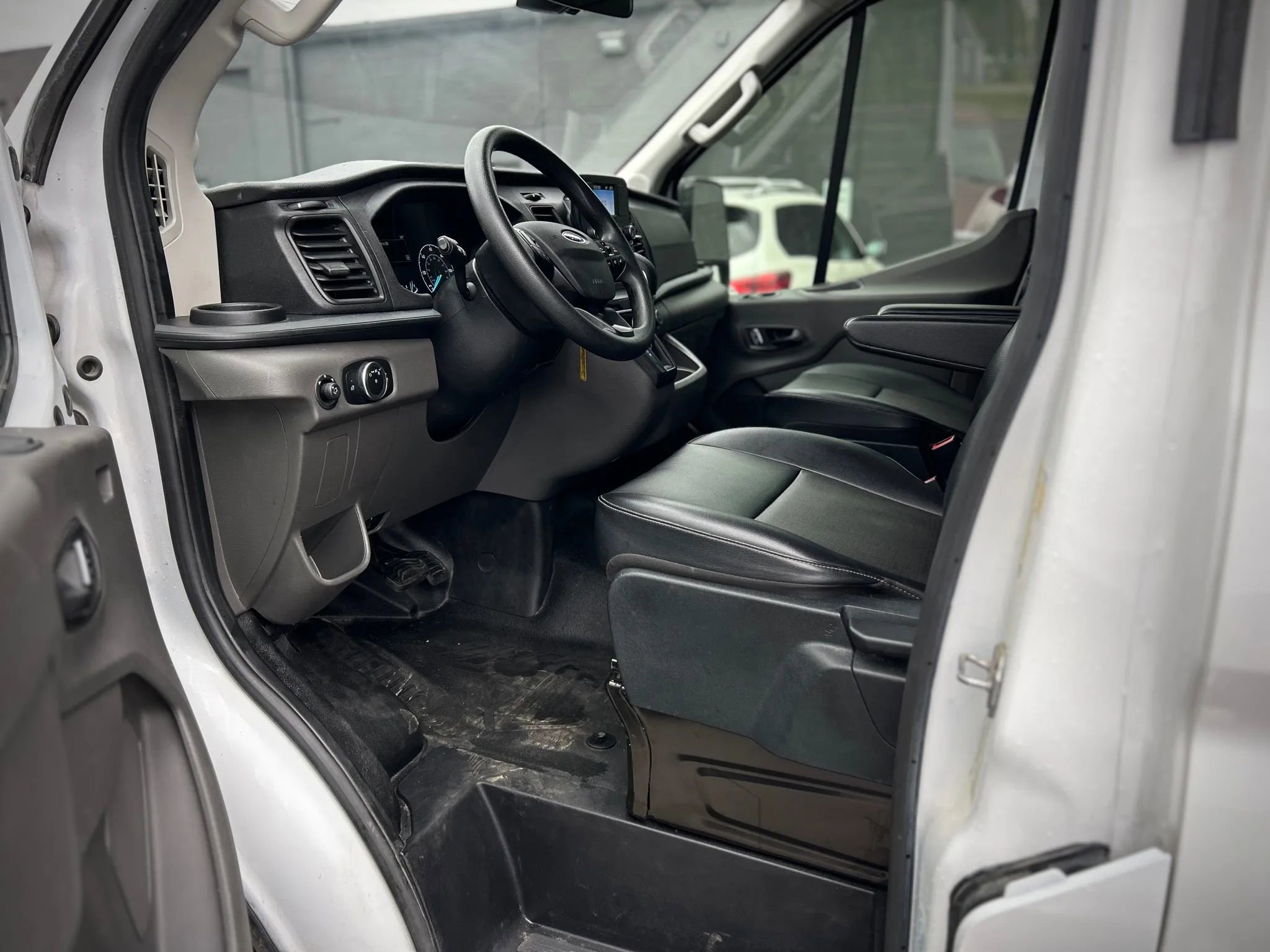 Used 2023 Ford Transit 350 XL image 9