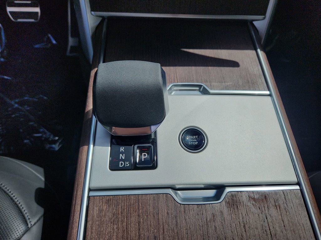 New 2025 Land Rover Range Rover SE image 16