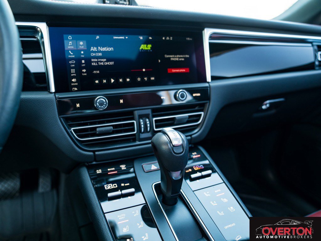 Used 2023 Porsche Macan image 15