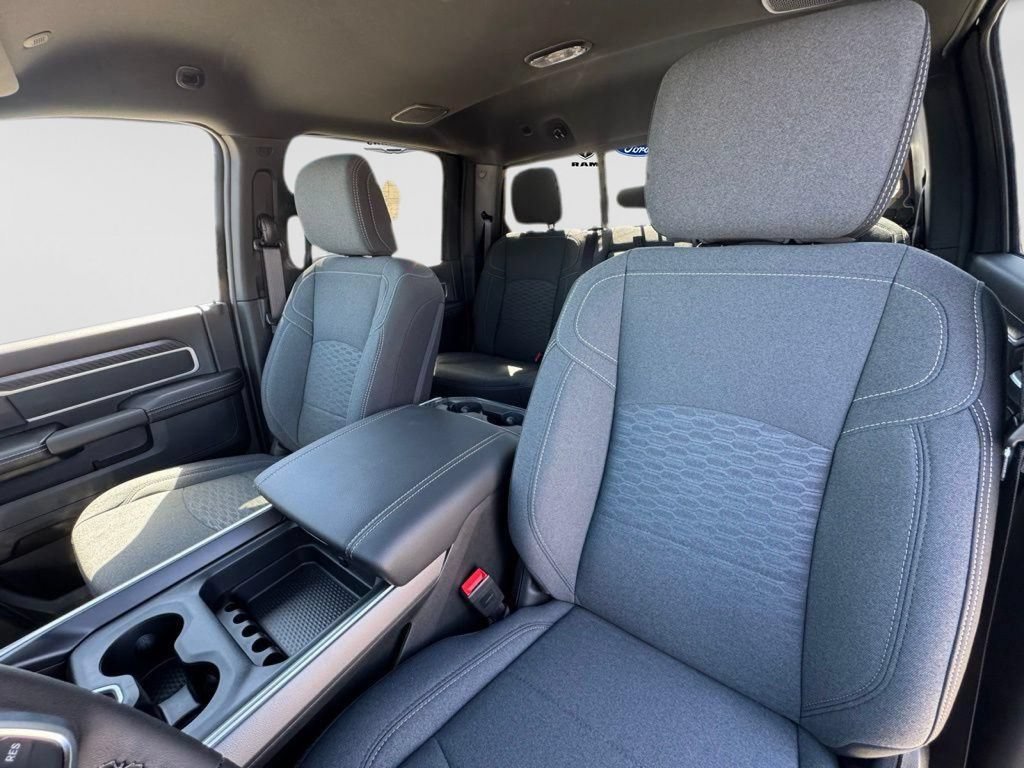 New 2025 RAM 2500 Big Horn AWD/4WD image 15