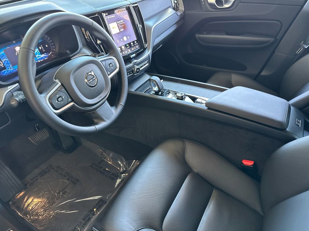 Certified 2025 Volvo XC60 B5 Core AWD/4WD image 9