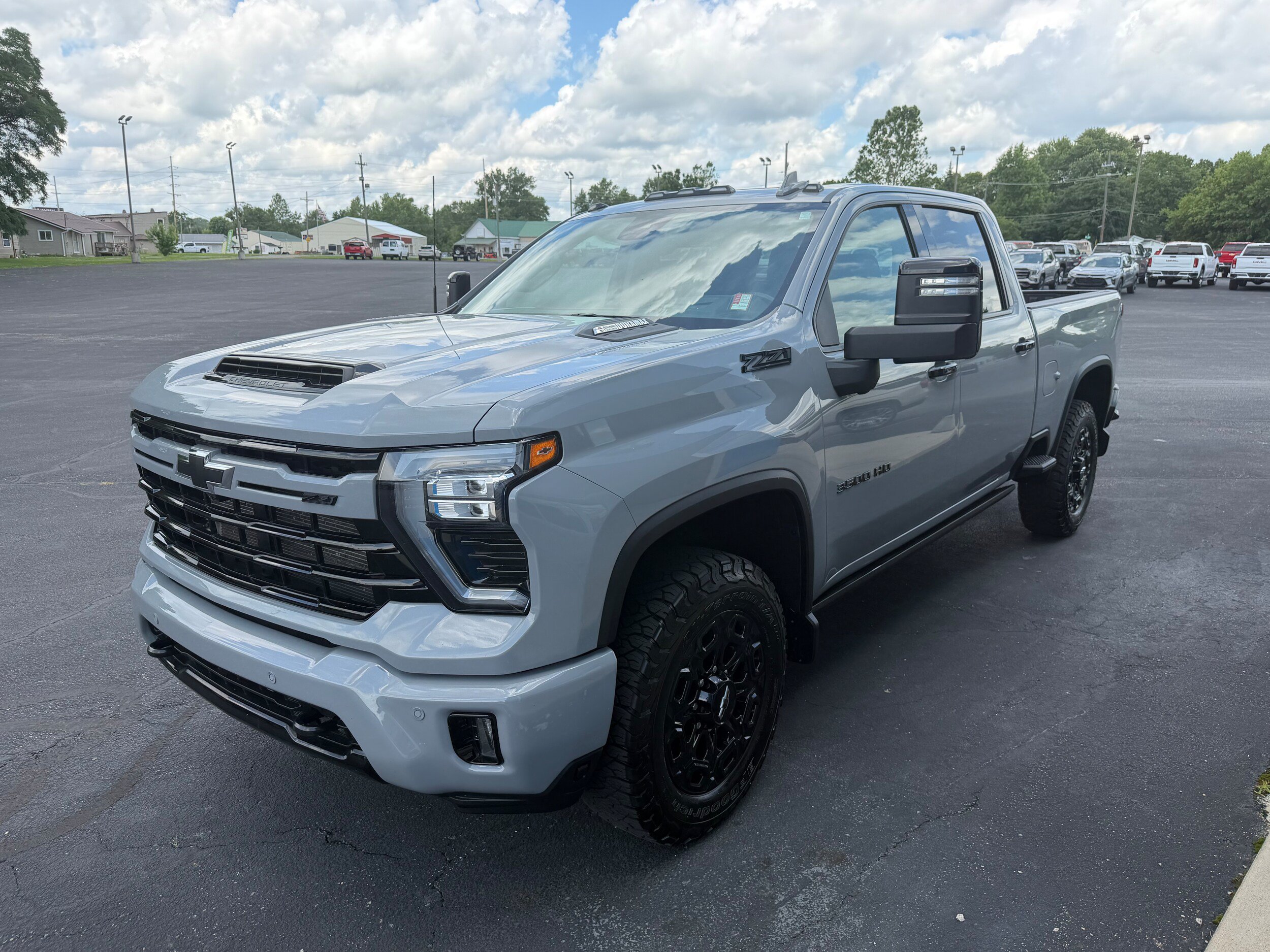 Used 2024 Chevrolet Silverado 3500 LTZ w/ LTZ Plus Package AWD/4WD image 9