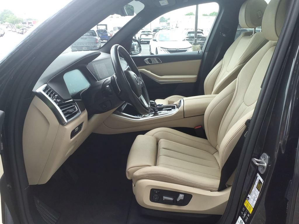 Used 2022 BMW X5 xDrive40i w/ Executive Package AWD/4WD image 17