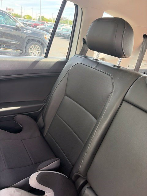 Used 2019 Volkswagen Tiguan SE w/ Panoramic Sunroof Package FWD image 20