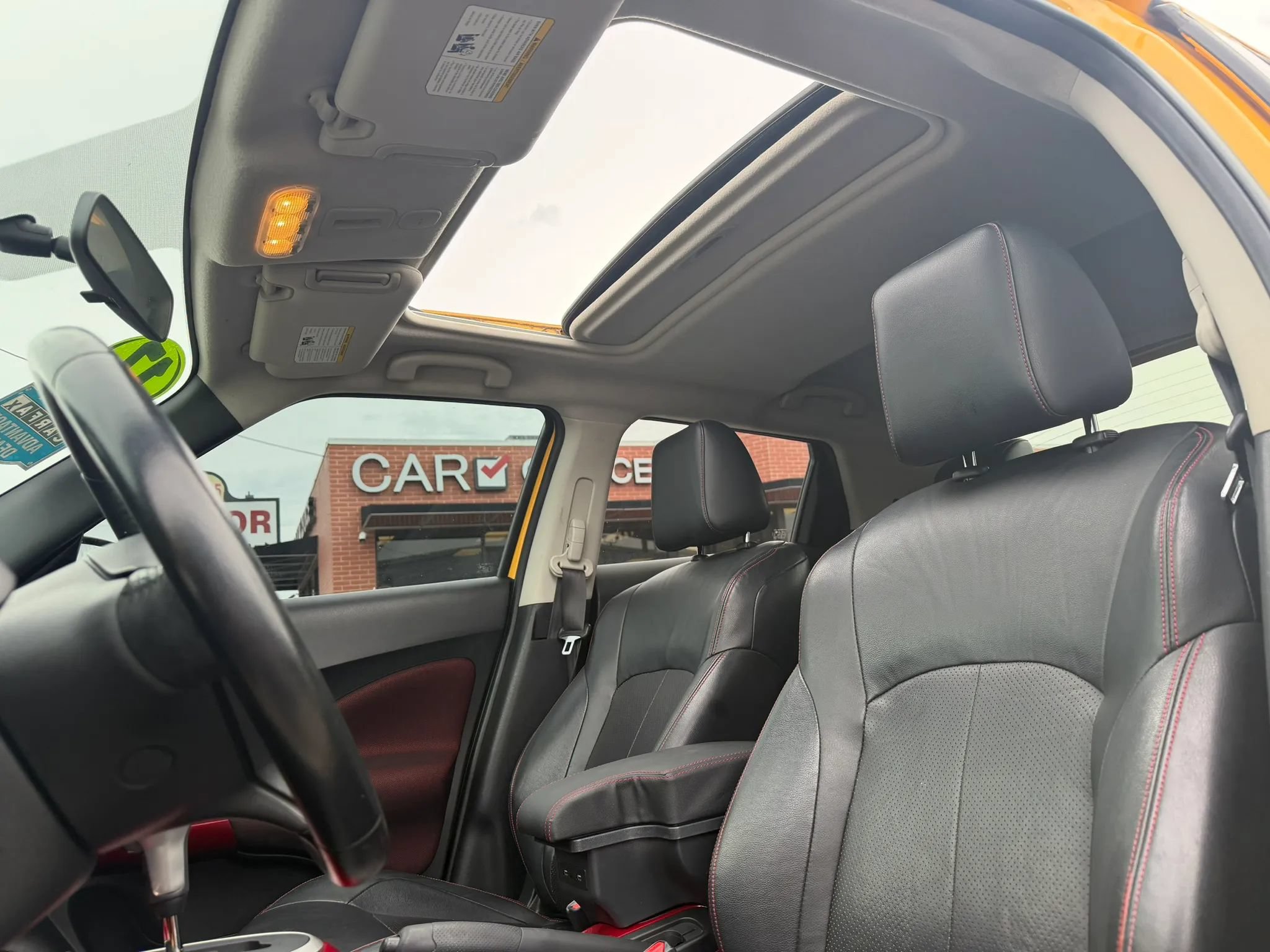 Used 2017 Nissan Juke SL w/ Interior Illumination Package AWD/4WD image 9