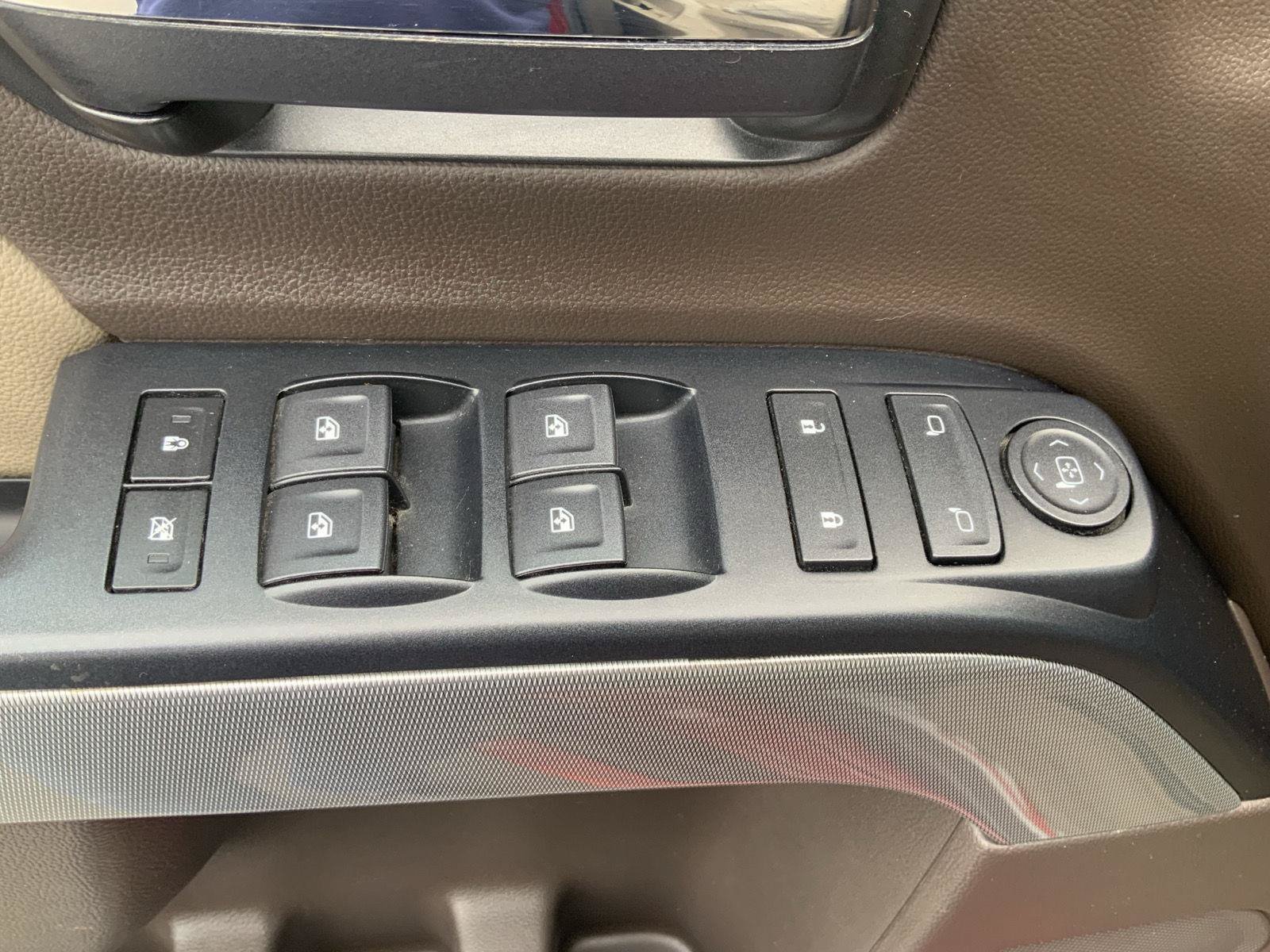 Used 2018 Chevrolet Silverado 1500 LT w/ Texas Edition AWD/4WD image 18