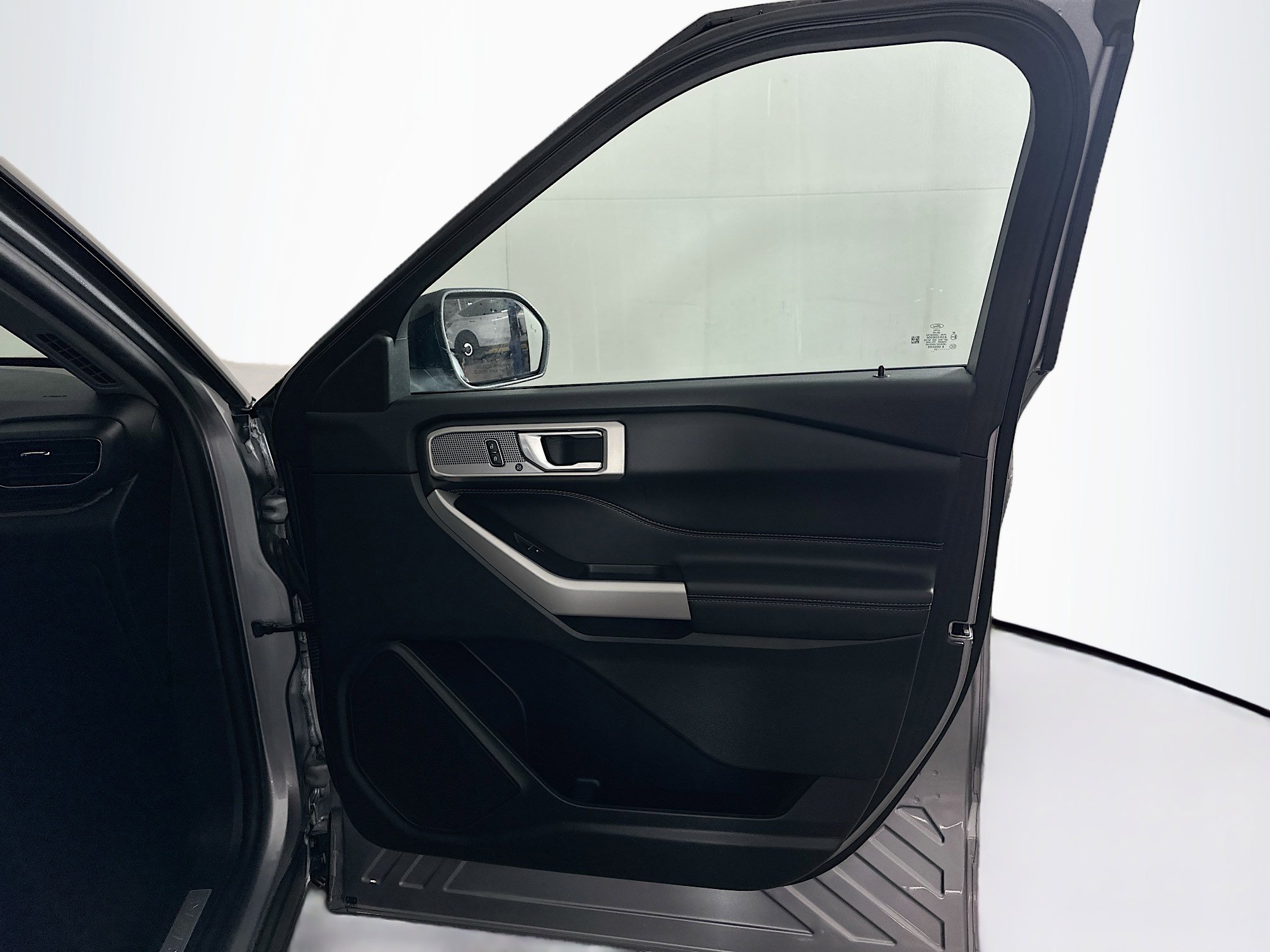 Used 2024 Ford Explorer Limited image 35