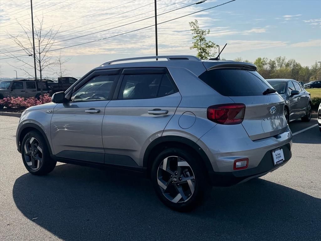 Certified 2023 Hyundai Venue SEL w/ Cargo Package image 5