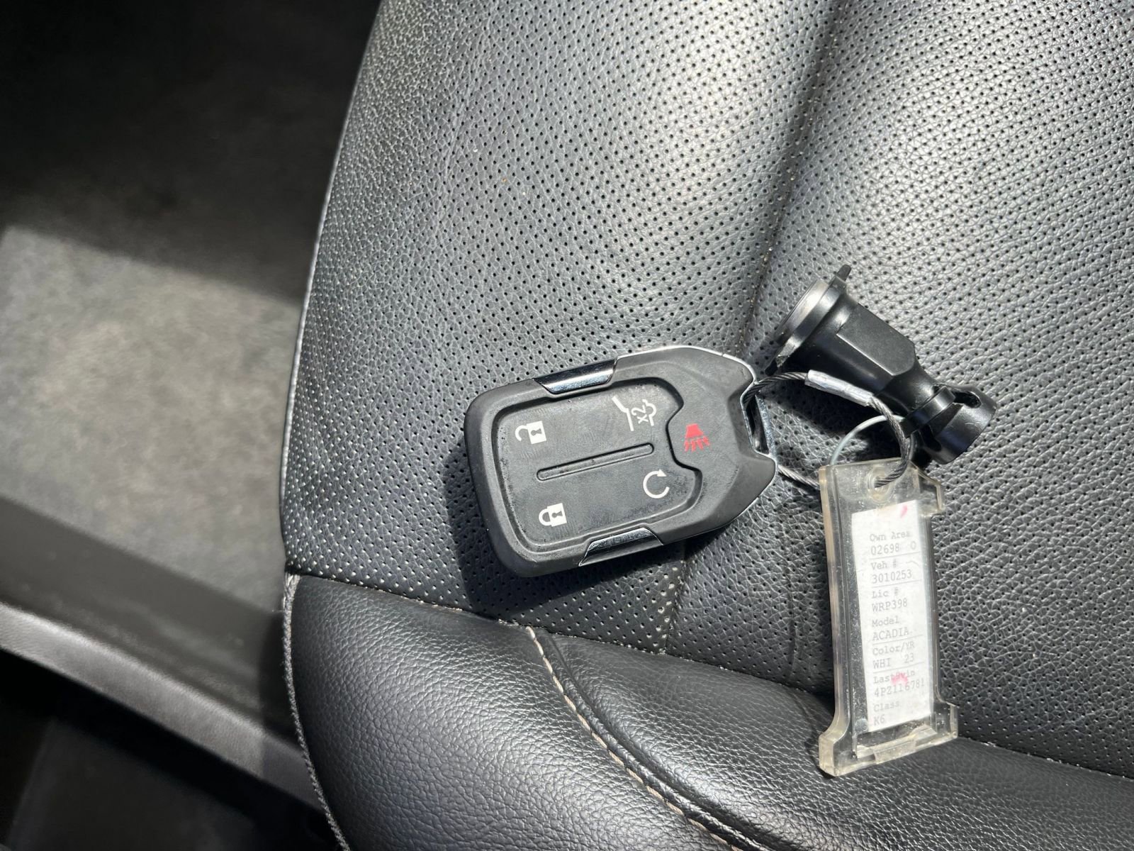 Used 2023 GMC Acadia SLT image 21