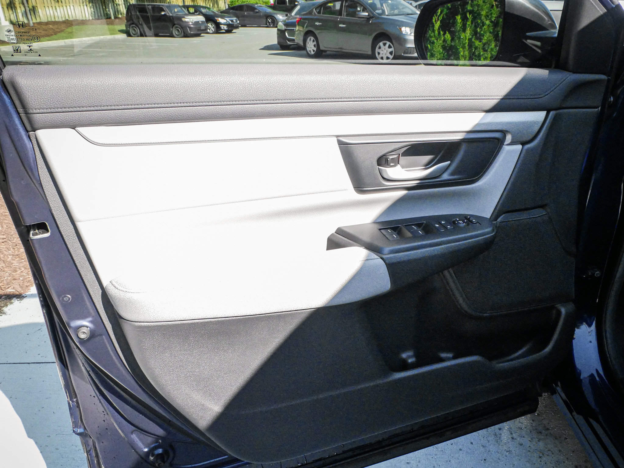 Used 2020 Honda CR-V LX image 14