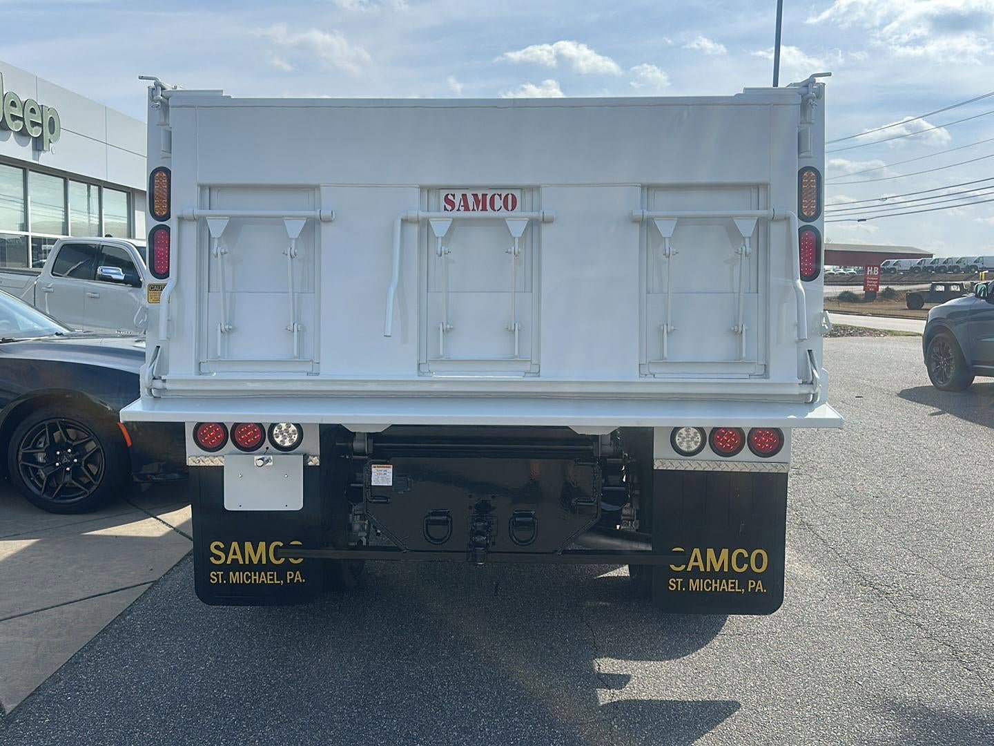 New 2025 RAM 5500 4x4 Regular Cab image 9