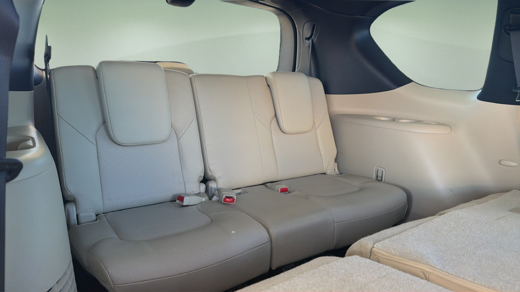 Used 2023 INFINITI QX80 Sensory w/ Cargo Package AWD/4WD image 13
