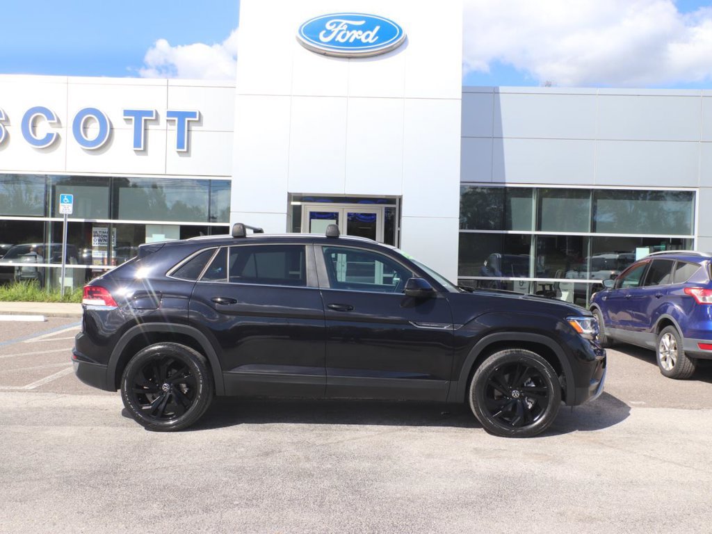 Used 2023 Volkswagen Atlas Cross Sport SE w/ Panoramic Sunroof Package FWD image 18