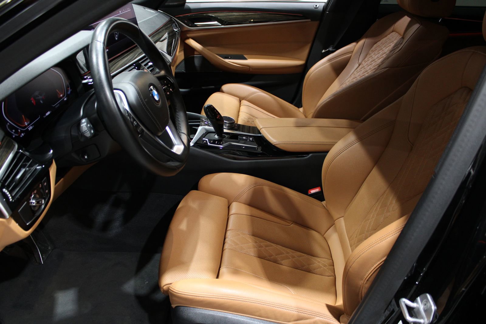 Used 2021 BMW 530i w/ Premium Package RWD image 17