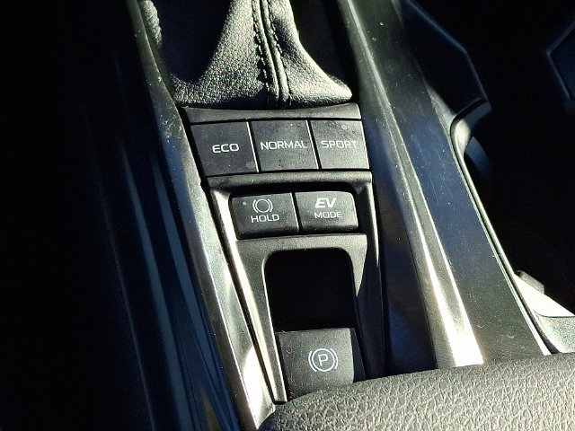 Certified 2026 Toyota Camry Hybrid w/ Multimedia Upgrade Package FWD image 24