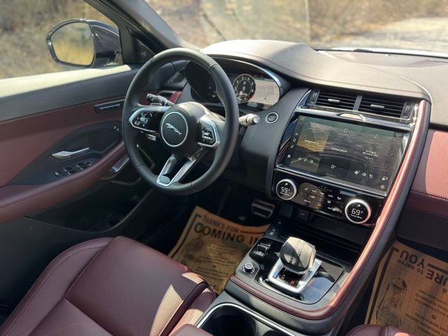 Used 2024 Jaguar E-PACE R-Dynamic SE image 28