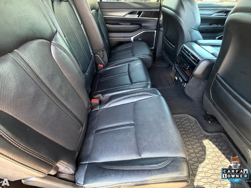 Certified 2024 Jeep Wagoneer Series II w/ Flexible Seating Group RWD image 13