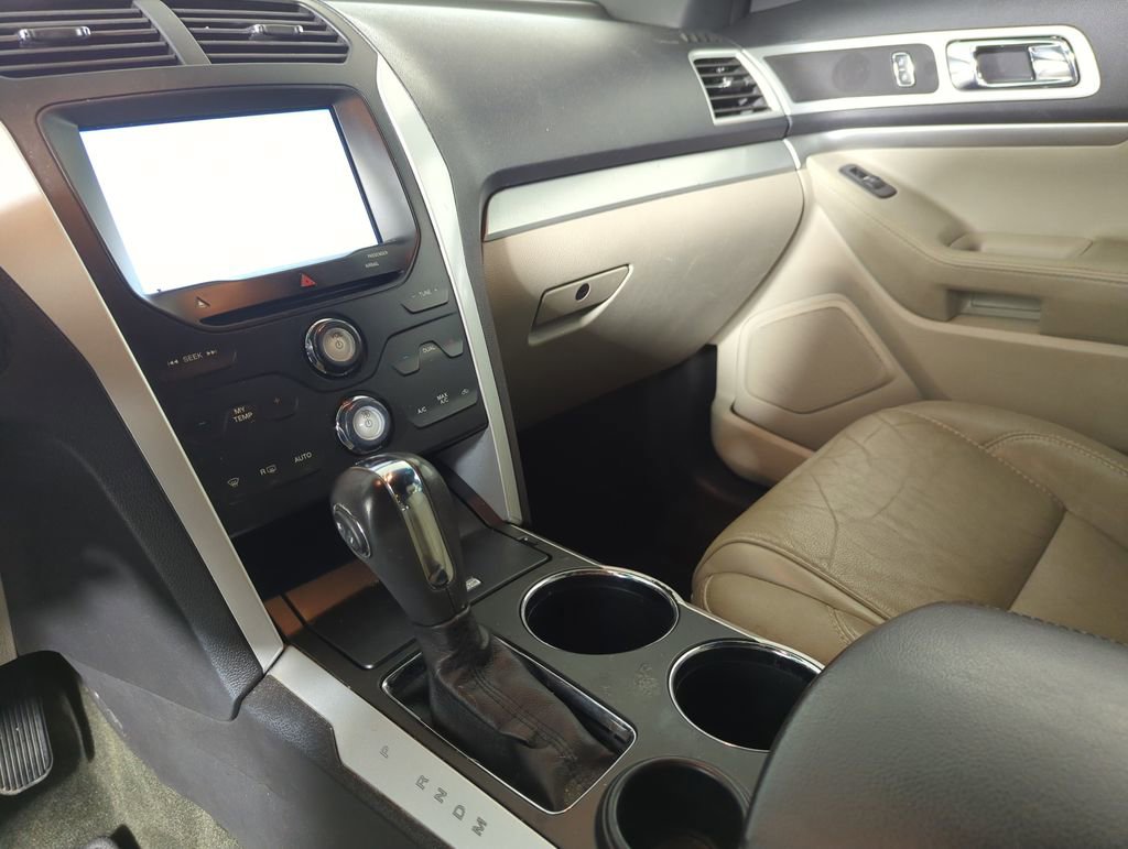 Used 2014 Ford Explorer XLT w/ Equipment Group 202A image 19