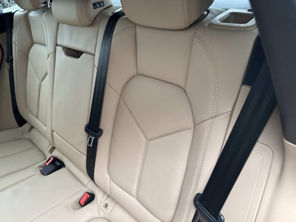 Used 2023 Porsche Macan S w/ Sport Chrono Package image 14