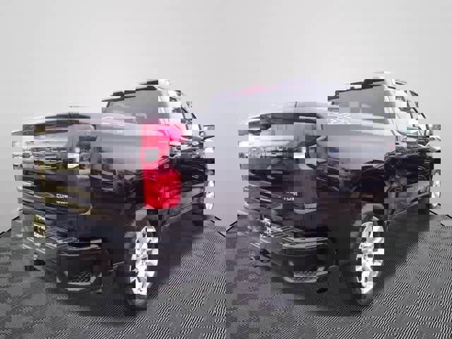 Used 2024 Chevrolet Silverado 1500 Custom image 3