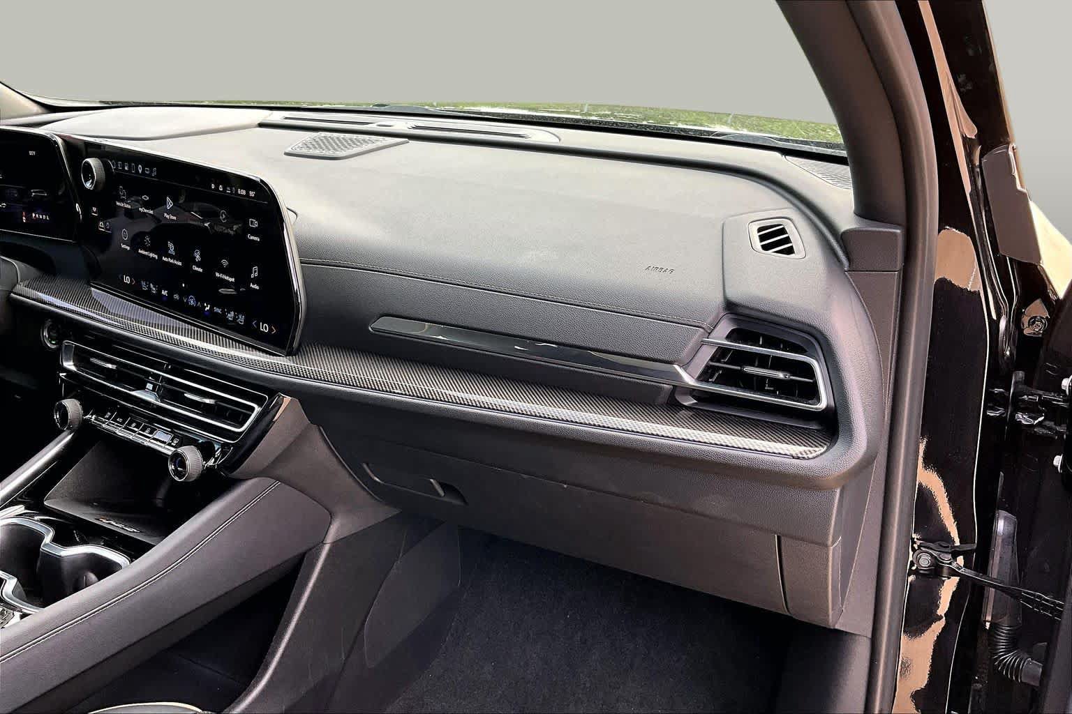 Used 2025 Chevrolet Traverse High Country w/ LPO, Floor Liner Package FWD image 19