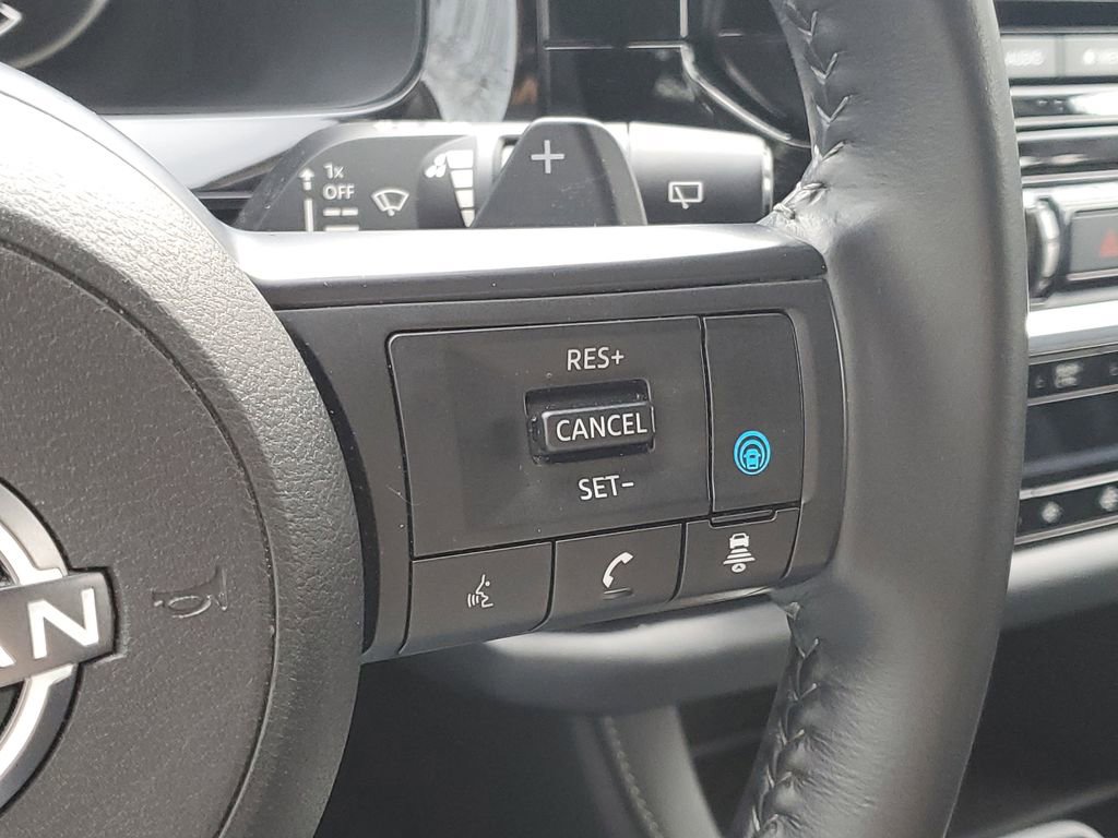 Used 2024 Nissan Pathfinder SV image 15