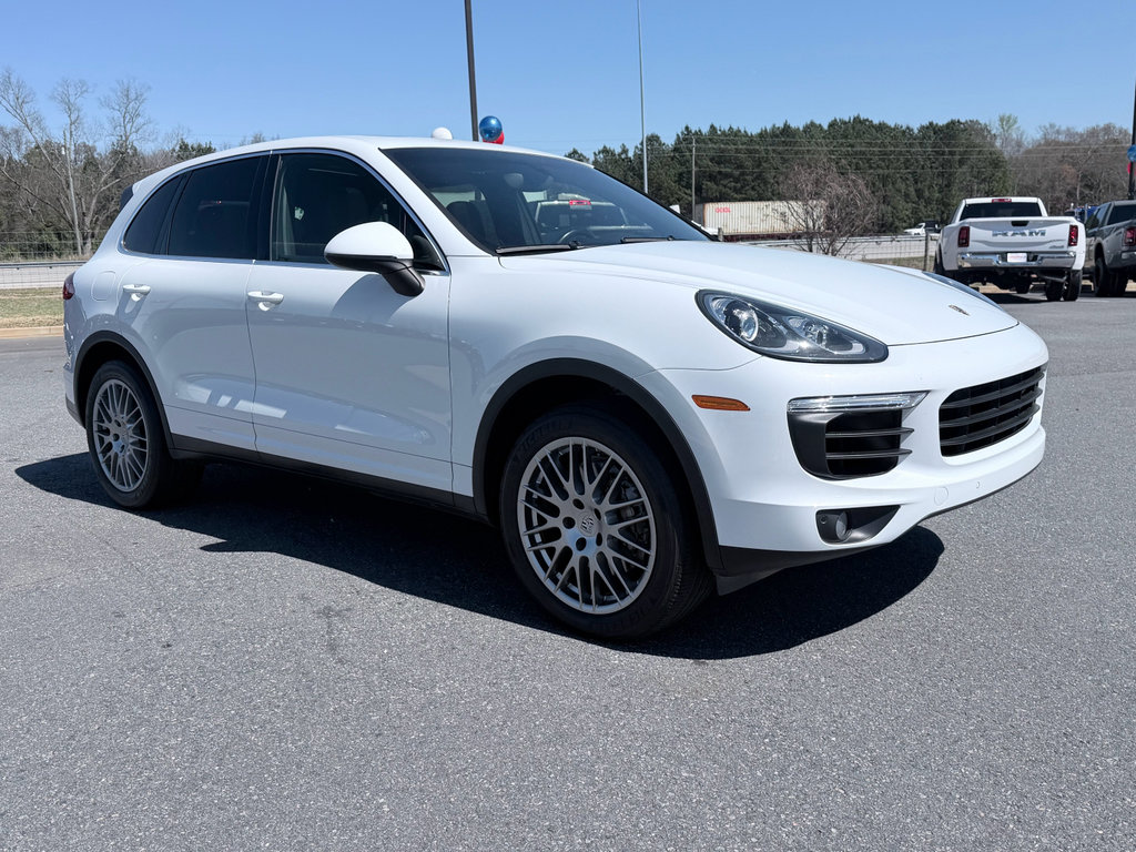 Used 2015 Porsche Cayenne S image 2
